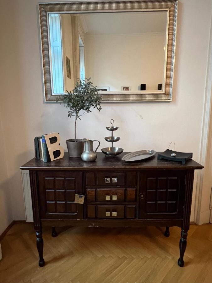 Bourgeois Elegance In The Heart Of 부다페스트 외부 사진
